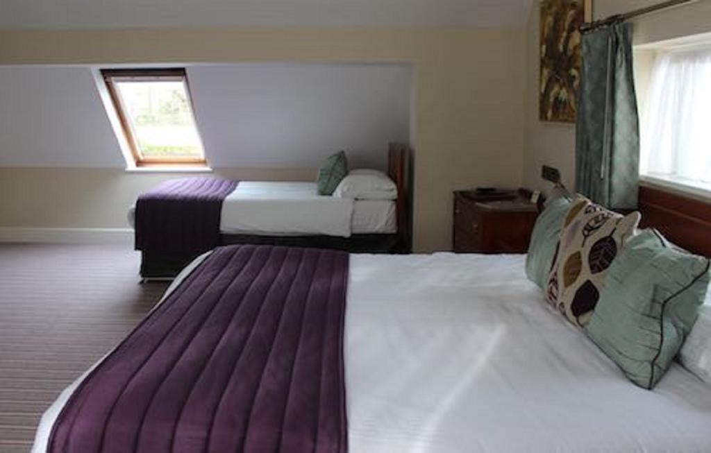 The Wyastone Hotel Cheltenham Room photo